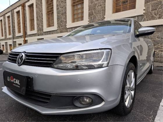 VOLKSWAGEN JETTA 2.0 COMFORTLINE FLEX 4P TIPTRONIC
